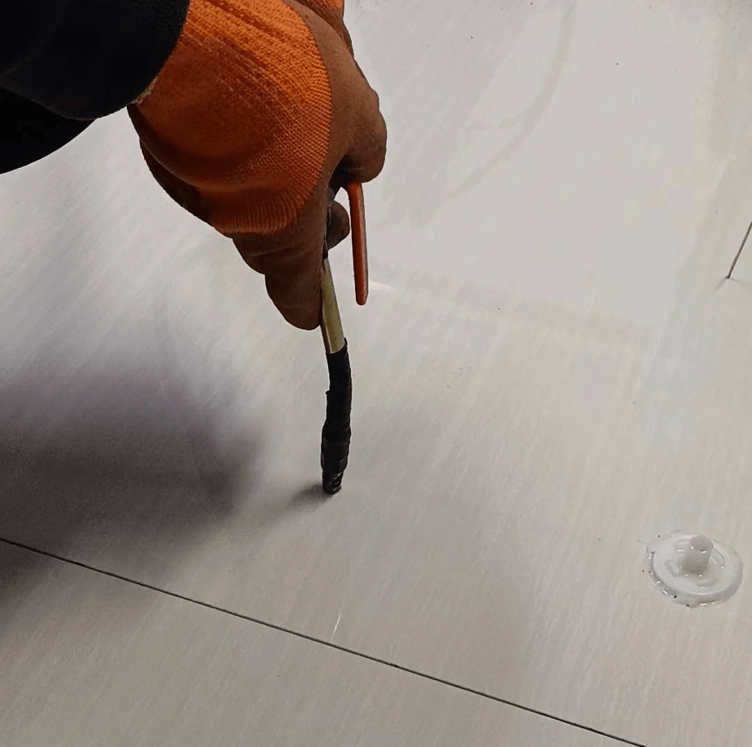 瓷砖空鼓打针(瓷砖空鼓打针视频)